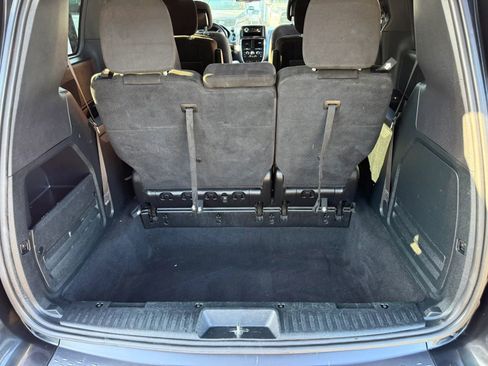 Used 2016 Dodge Grand Caravan SE FWD image 10