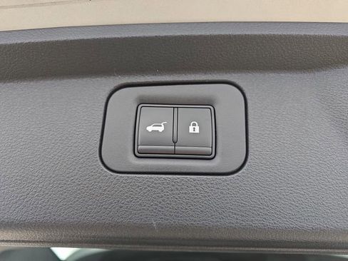 Used 2025 Nissan Armada SL w/ Captain's Chari Seat Package RWD image 43