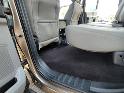 Used 2016 Ford F150 XLT AWD/4WD image 42