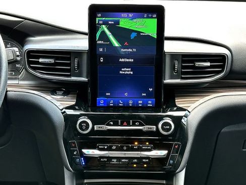 Used 2023 Ford Explorer Limited w/ Limited Technology Package image 31