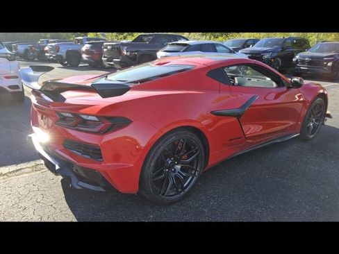 Used 2025 Chevrolet Corvette Z06 w/ Z07 Performance Package RWD image 2