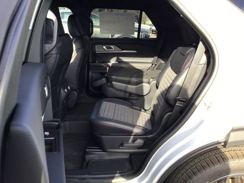 New 2026 Ford Explorer ST-Line w/ ST-Line Street Pack image 22