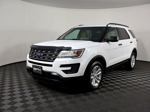 Used 2016 Ford Explorer 4WD image 2