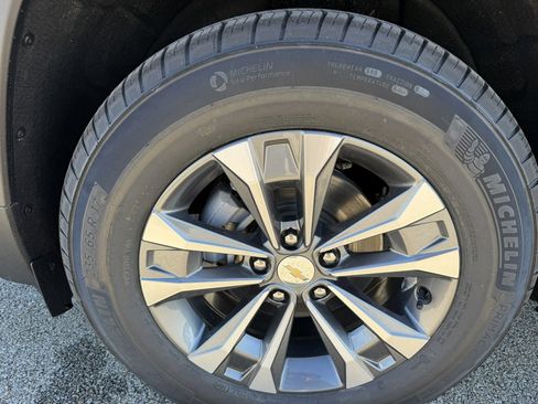 New 2026 Chevrolet Equinox LT image 9