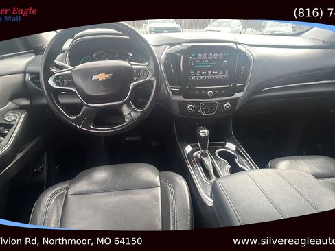 Used 2018 Chevrolet Traverse LT image 12