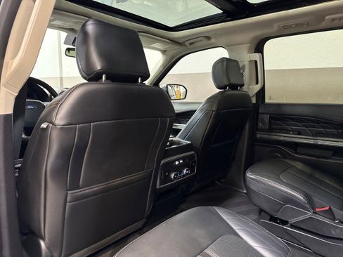 Used 2018 Ford Expedition Platinum image 48