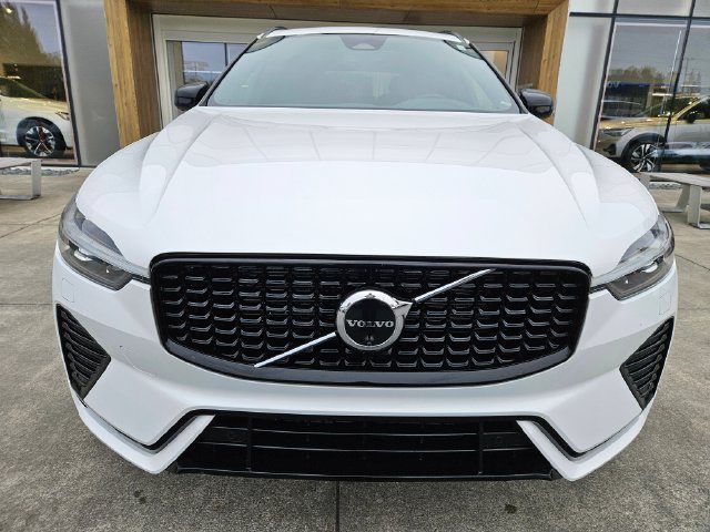 Certified 2023 Volvo XC60 B5 Plus w/ Climate Package AWD/4WD image 2