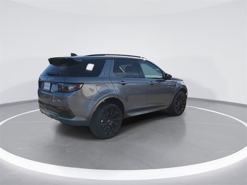 Used 2024 Land Rover Discovery Sport S image 8