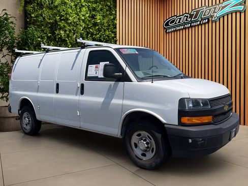 Used 2021 Chevrolet Express 2500 RWD image 1