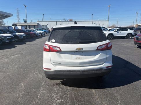 Used 2020 Chevrolet Equinox LS w/ LS Convenience Package image 2