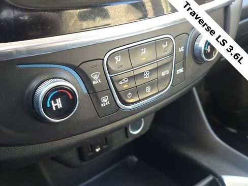 Used 2020 Chevrolet Traverse LS image 21