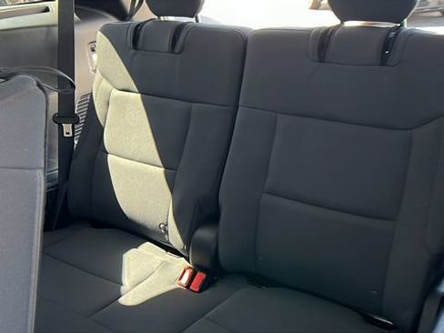 Used 2025 Ford Explorer Active RWD image 19