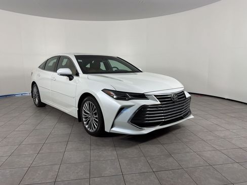 Used 2022 Toyota Avalon Limited w/ Advanced Safety Package FWD image 7