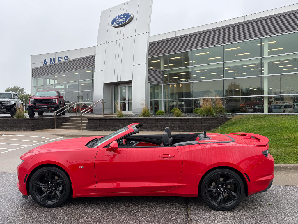 Used 2023 Chevrolet Camaro LT RWD image 3