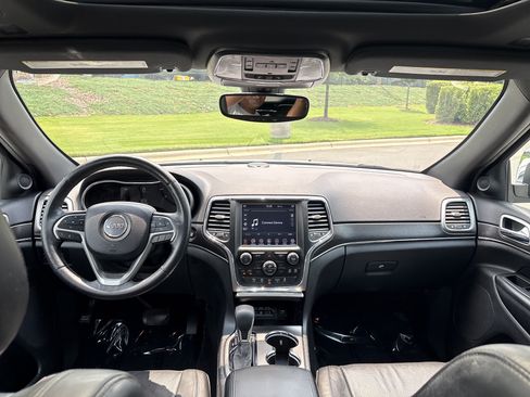 Used 2018 Jeep Grand Cherokee Limited w/ Luxury Group II AWD/4WD image 21
