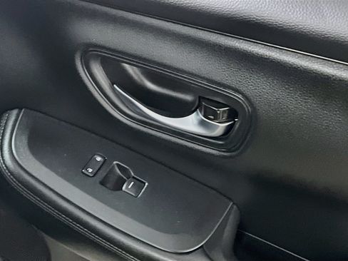 Used 2024 Honda HR-V LX image 32