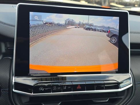 New 2026 Jeep Compass Latitude image 9