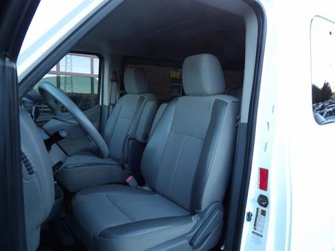 Used 2018 Nissan NV 3500 S image 22
