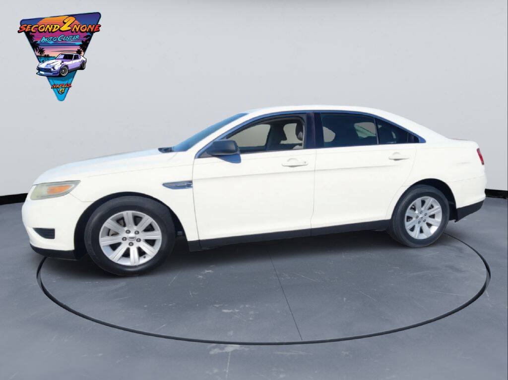 Used 2012 Ford Taurus SE FWD image 2
