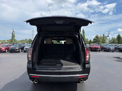 Used 2023 Chevrolet Suburban Premier w/ Advanced Technology Package AWD/4WD image 20