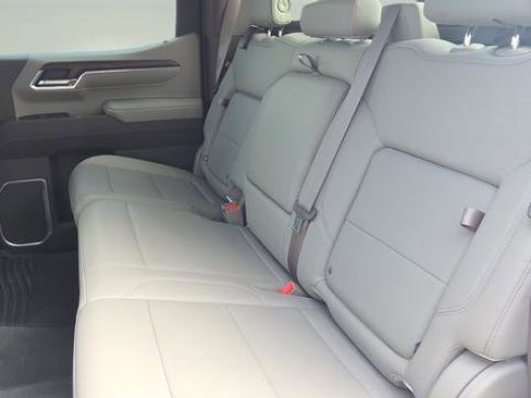 Used 2023 GMC Sierra 1500 SLT image 27