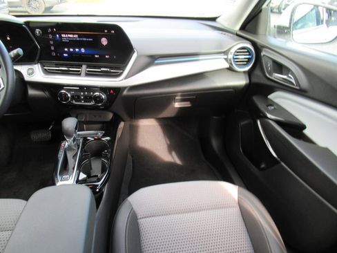Used 2024 Chevrolet Trax LT w/ Driver Confidence Package image 14