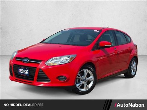 Used 2014 Ford Focus SE w/ SE Winter Package FWD image 1