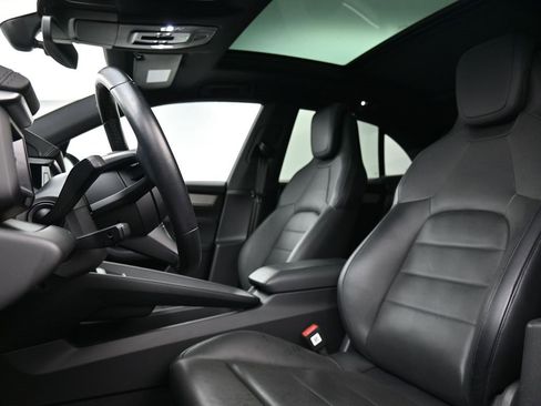 Certified 2024 Porsche Macan 4 Electric image 5