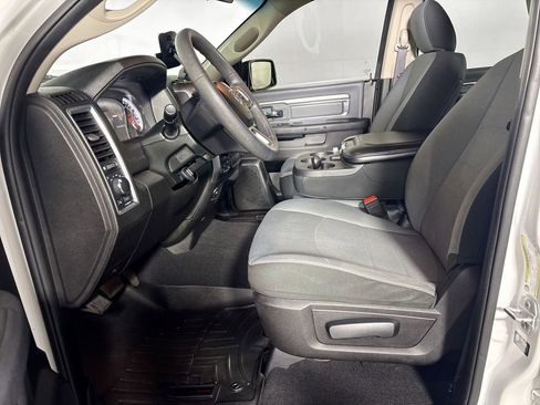 Used 2021 RAM 1500 Classic SLT AWD/4WD image 11
