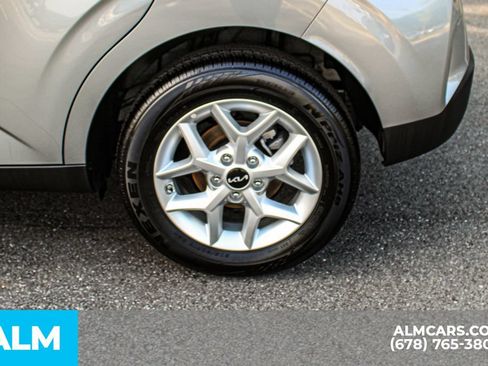 Used 2025 Kia Soul LX w/ LX Technology Package FWD image 15