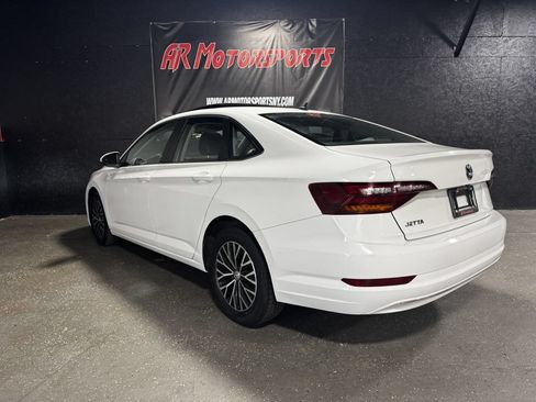 Used 2019 Volkswagen Jetta SE FWD image 3
