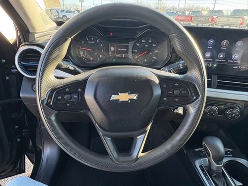 Used 2024 Chevrolet Trax LS image 22