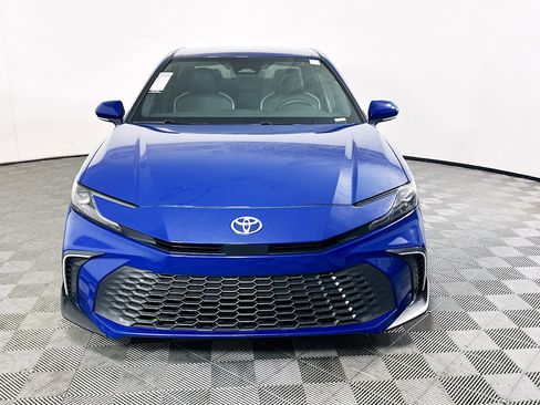 Used 2025 Toyota Camry SE w/ Convenience Package FWD image 8