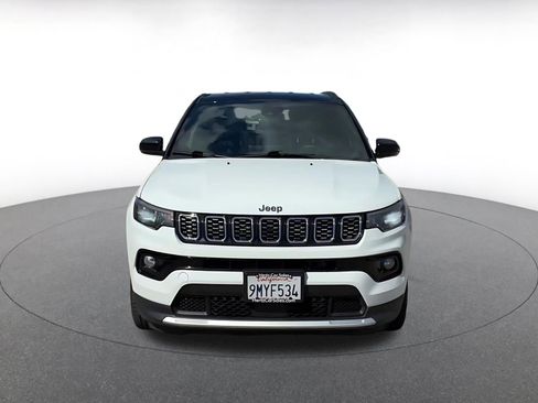 Used 2025 Jeep Compass Limited image 4