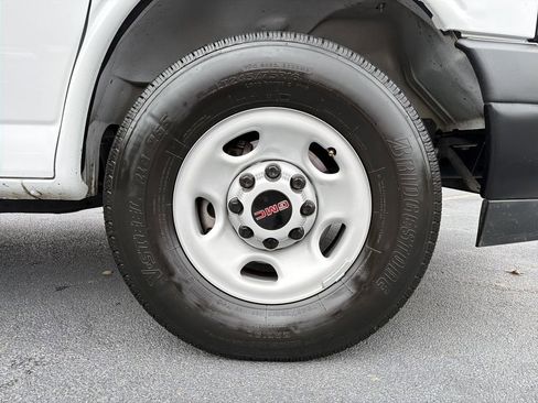 Certified 2024 GMC Savana 3500 LS image 10