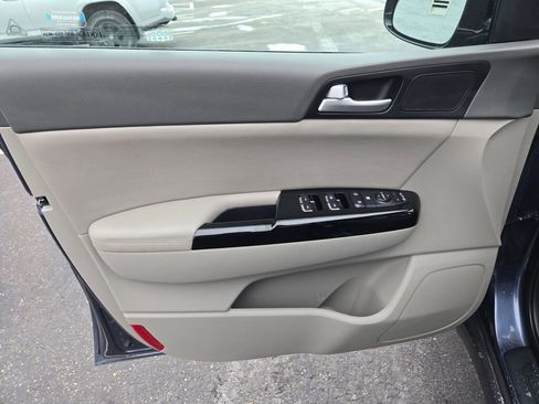 Used 2018 Kia Sportage EX w/ EX Premium Package image 18