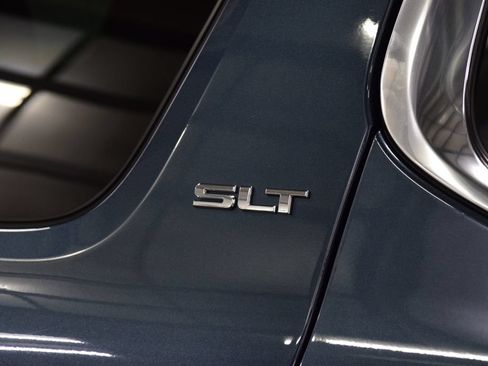 Used 2019 GMC Acadia SLT w/ LPO, Cargo Package AWD/4WD image 19