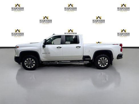 Used 2024 Chevrolet Silverado 2500 Custom AWD/4WD image 9