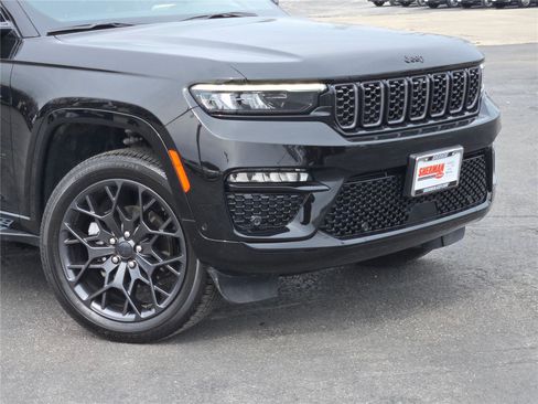 Certified 2025 Jeep Grand Cherokee Summit image 2
