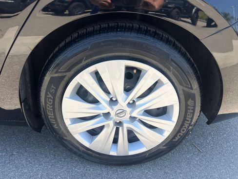 Used 2024 Nissan Sentra S FWD image 14