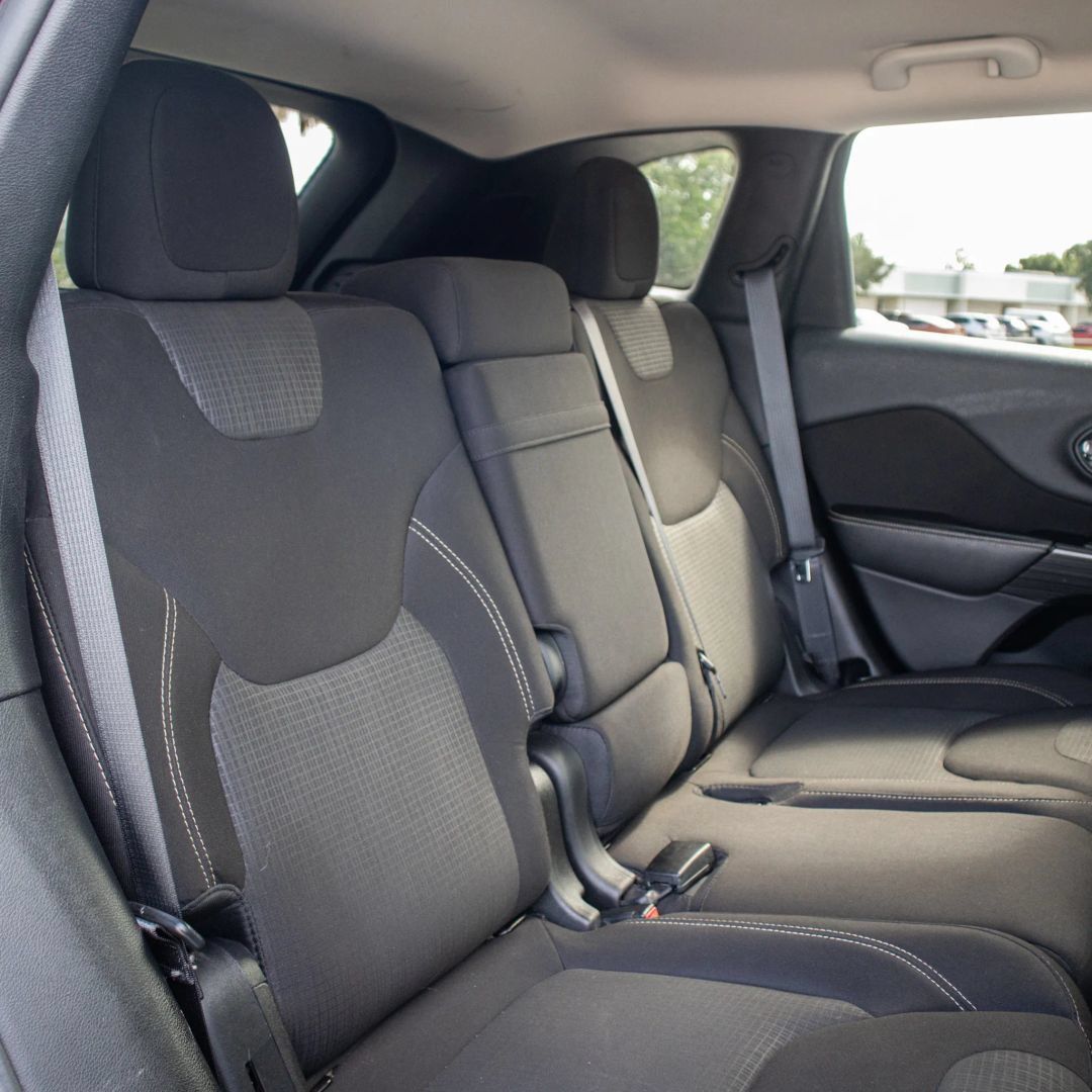 Used 2016 Jeep Cherokee Latitude FWD image 17