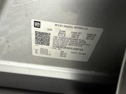 Used 2025 Chevrolet Traverse LT FWD image 36