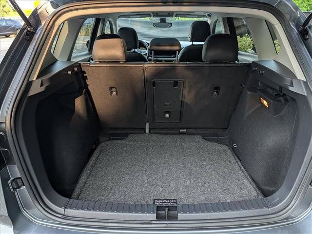 Certified 2023 Volkswagen Taos SE w/ Panoramic Sunroof Package FWD image 19