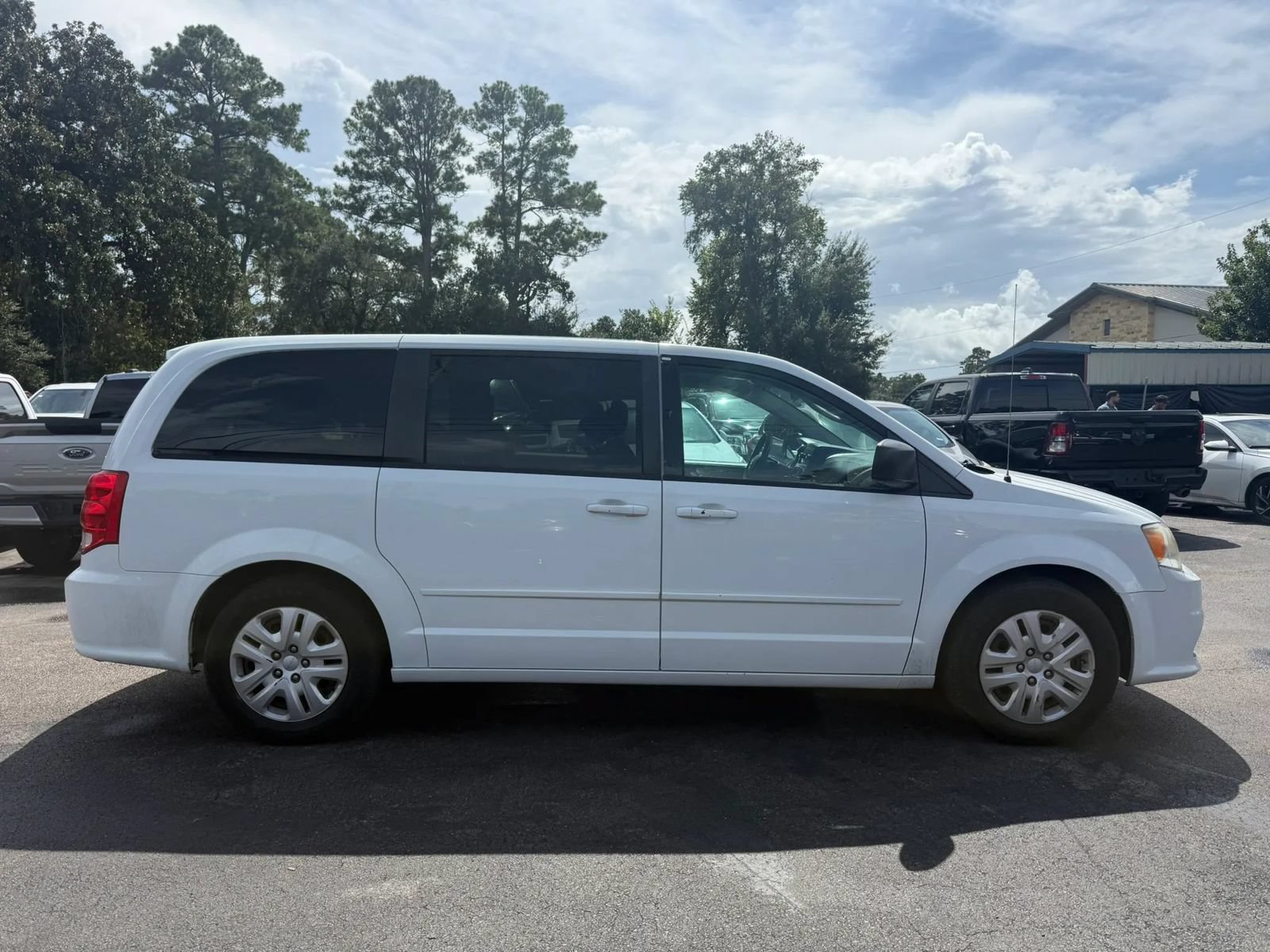 Used 2016 Dodge Grand Caravan SE w/ Quick Order Package 29E SE FWD image 5