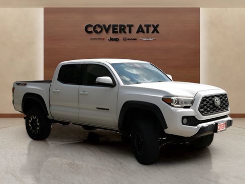 Used 2020 Toyota Tacoma TRD Off-Road AWD/4WD image 7