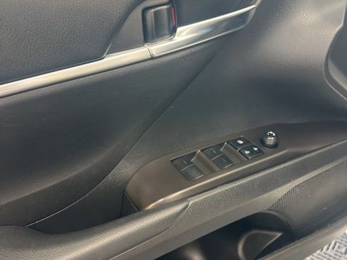 Used 2023 Toyota Camry SE image 13