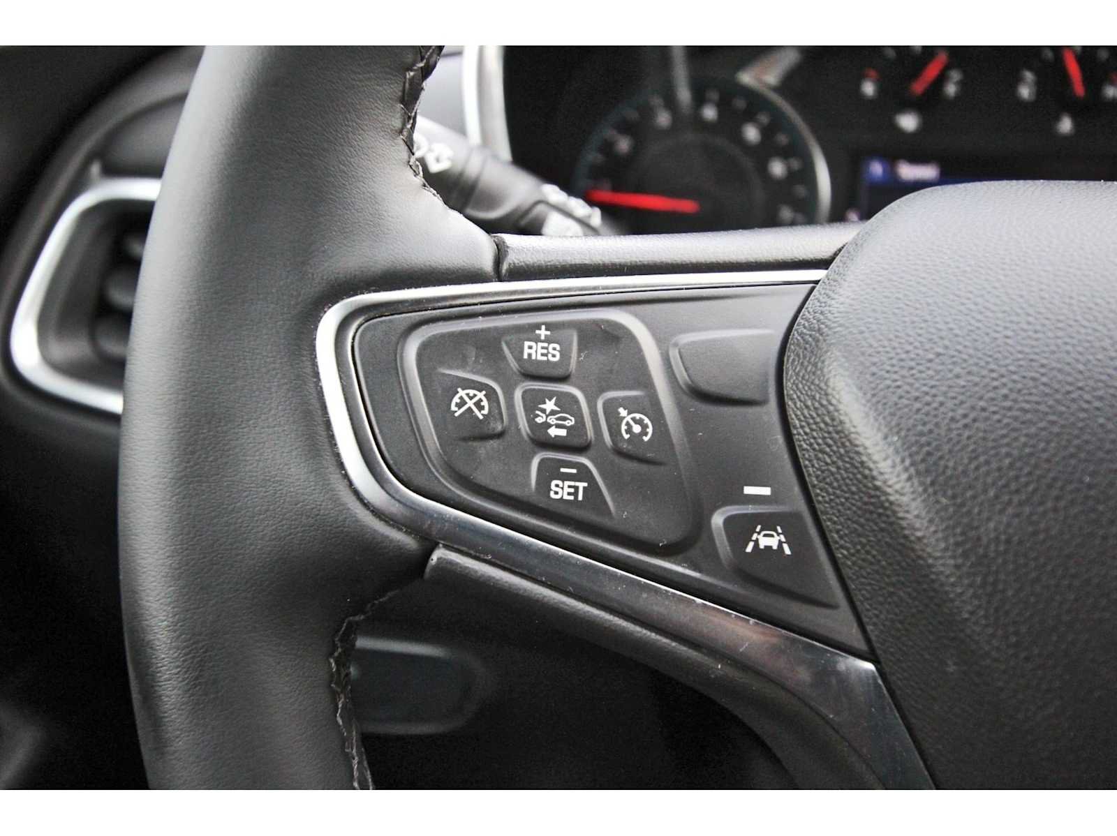 Used 2024 Chevrolet Equinox LT FWD image 14
