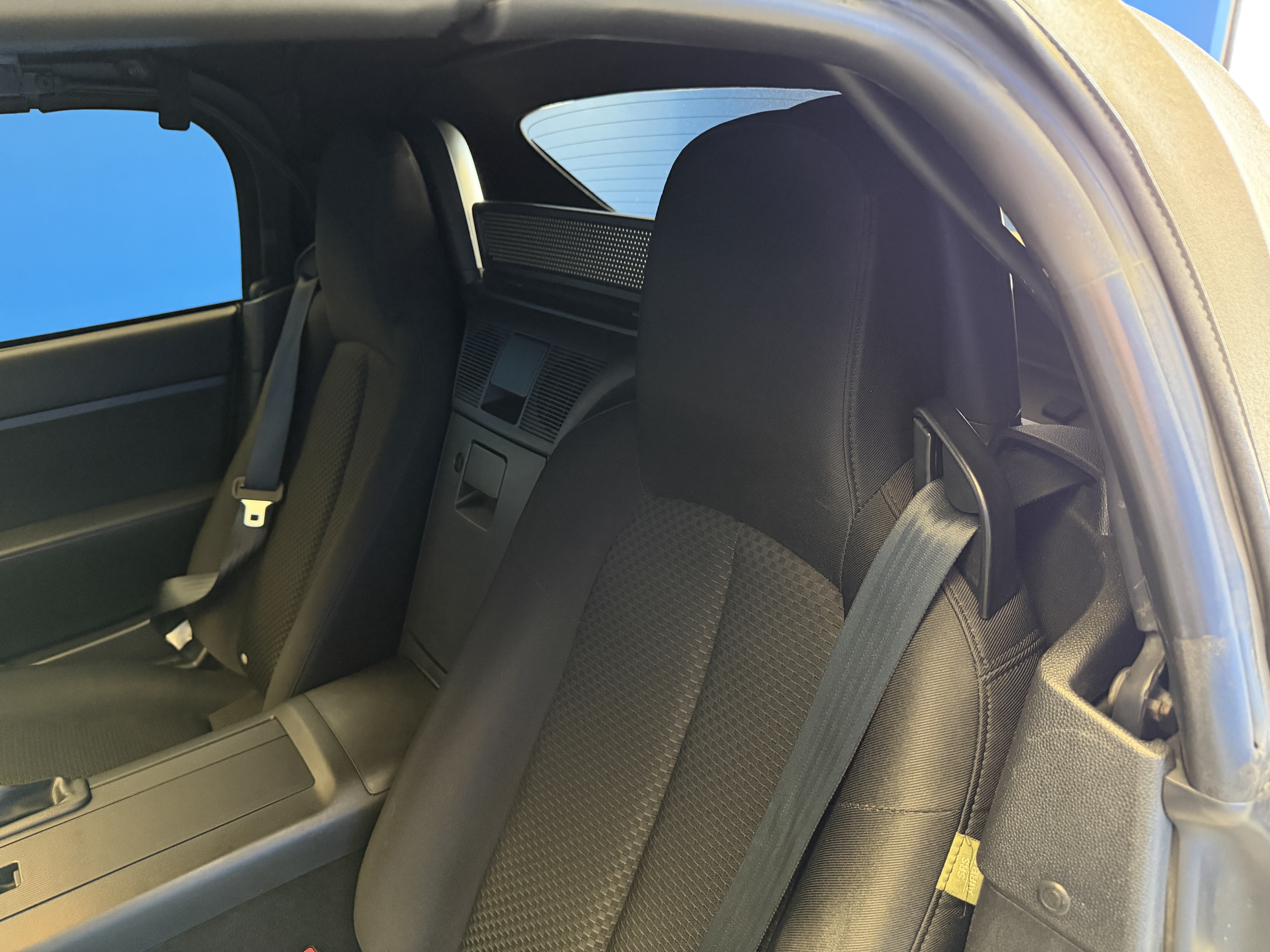 Used 2006 MAZDA MX-5 Miata Touring RWD image 12