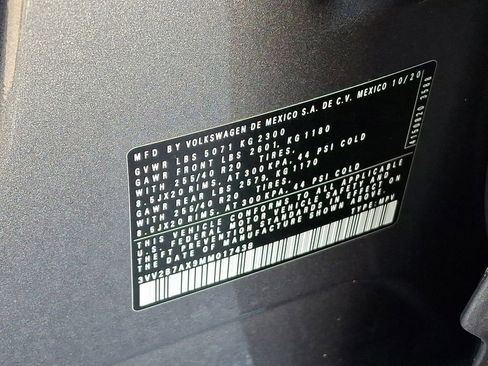 Used 2021 Volkswagen Tiguan SE R-Line image 33