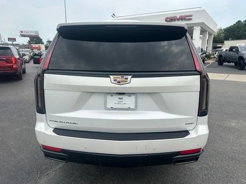 Used 2021 Cadillac Escalade Sport RWD image 3
